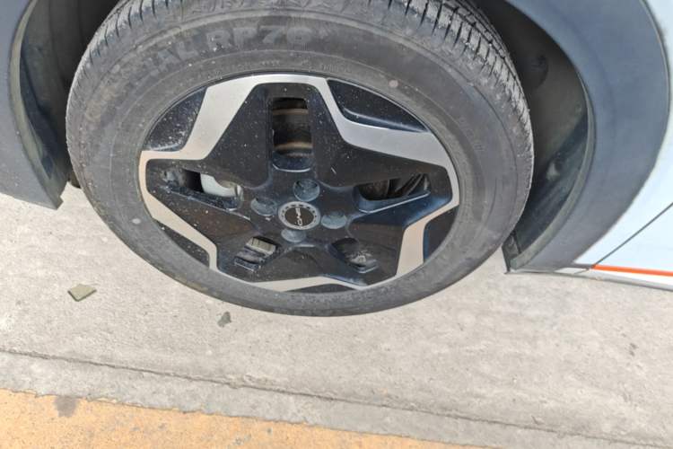 Used BYD Dolphin 2021 405 km Free Version Left Front Wheel Hub