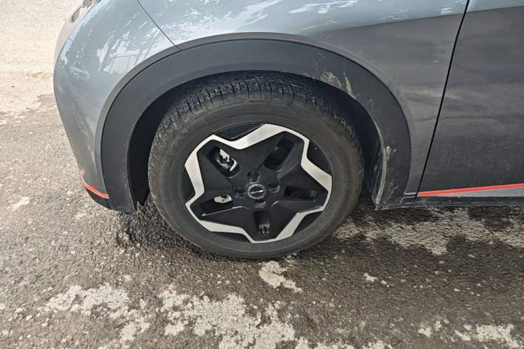 Used BYD Dolphin 2021 405 km Fashion Edition Left Front Wheel Hub