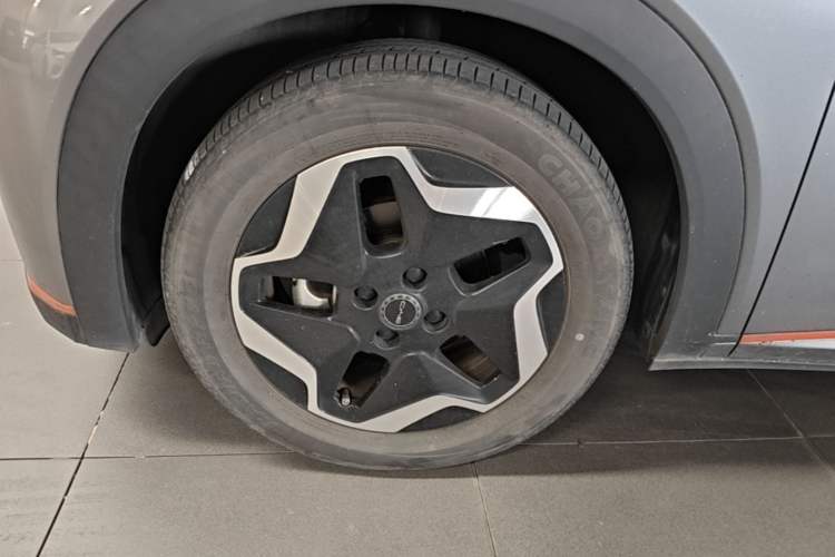 Used BYD Dolphin 2021 405 km Fashion Edition Left Front Wheel Hub