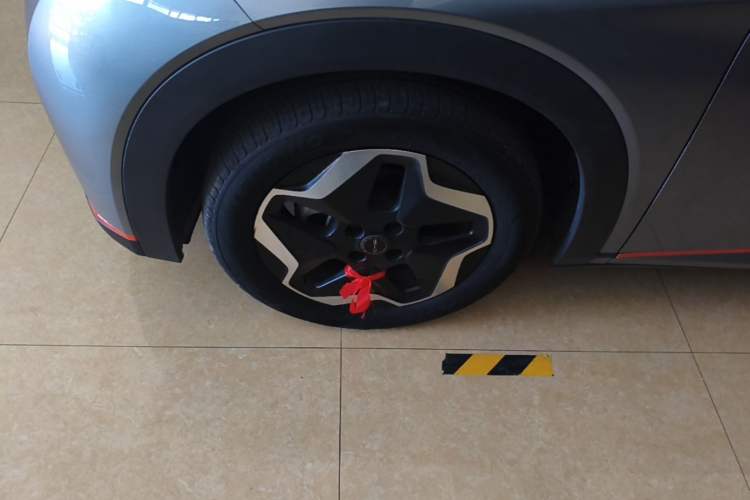 Used BYD Dolphin 2021 405 km Free Version Left Front Wheel Hub