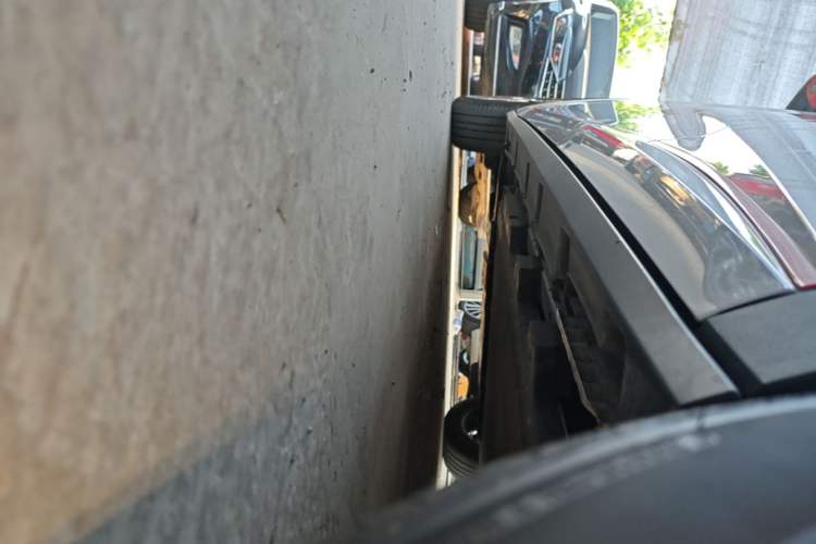 Used BYD Dolphin 2021 405 km Fashion Edition Left Side Sill