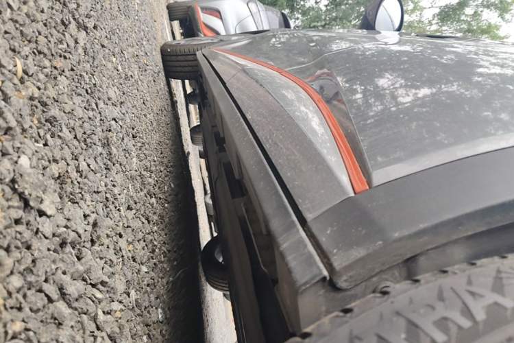 Used BYD Dolphin 2021 405 km Fashion Edition Left Side Sill