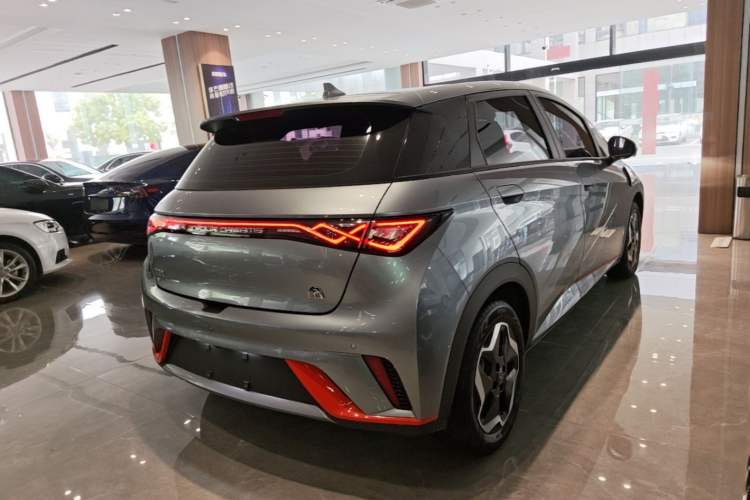 Used BYD Dolphin 2021 405 km Fashion Edition Rear Right 45 Deg