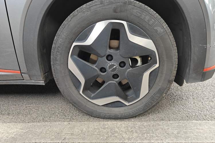 Used BYD Dolphin 2021 405 km Fashion Edition Right Front Wheel Hub