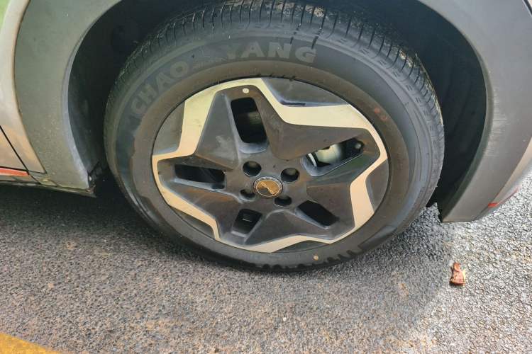 Used BYD Dolphin 2021 405 km Fashion Edition Right Front Wheel Hub