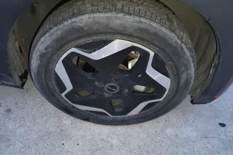Used BYD Dolphin 2021 405 km Fashion Edition Right Front Wheel Hub