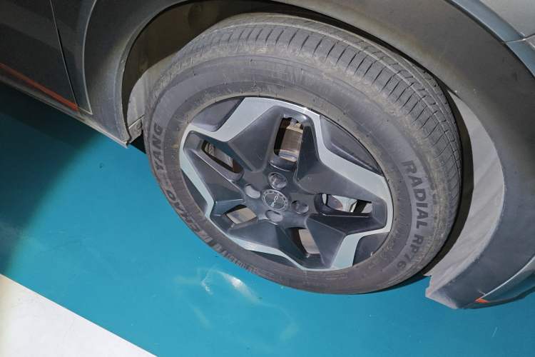 Used BYD Dolphin 2021 405 km Fashion Edition Right Front Wheel Hub