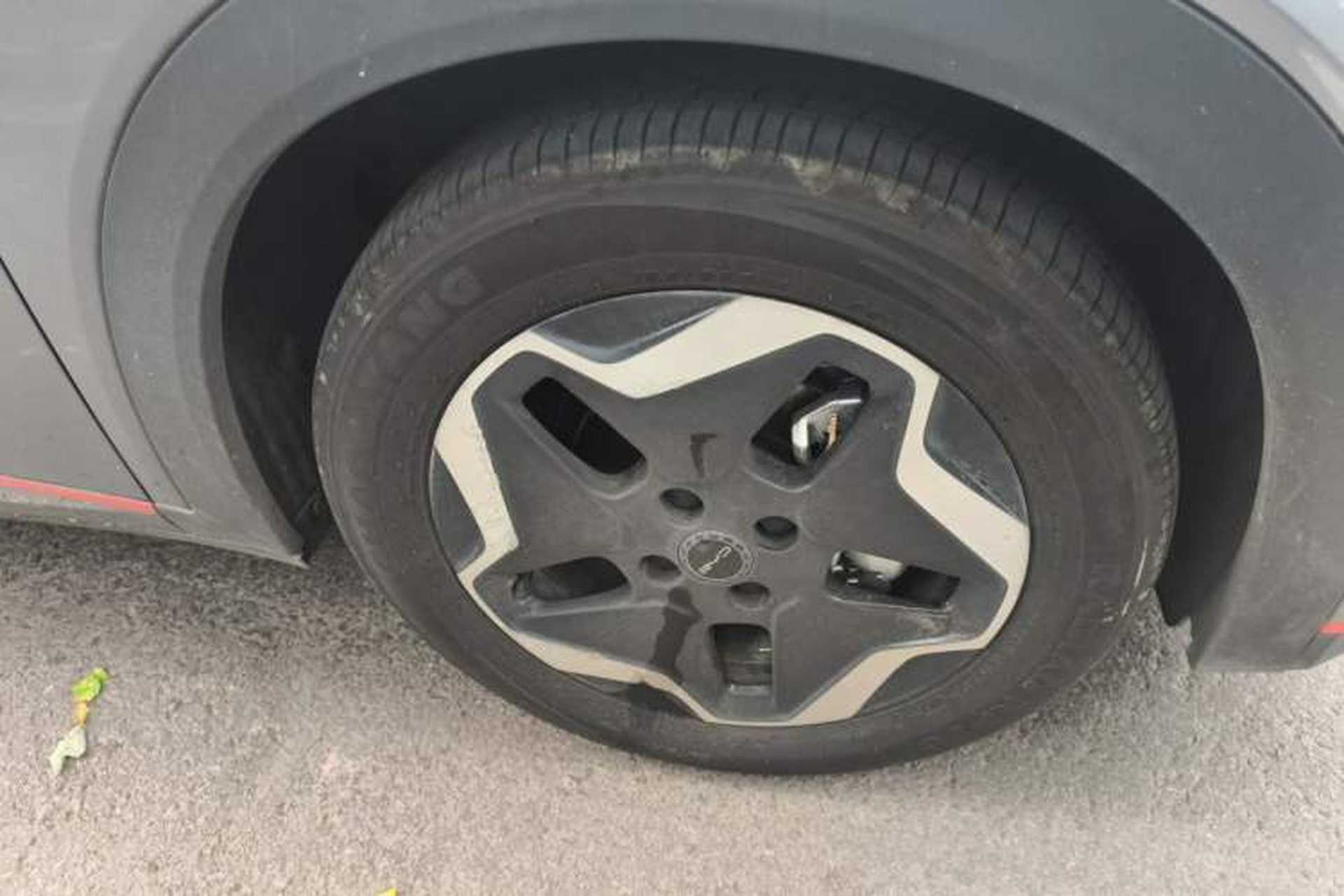 Used BYD Dolphin 2021 405 km Fashion Edition Right Front Wheel Hub