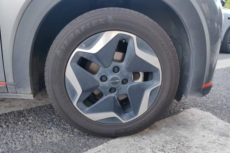 Used BYD Dolphin 2021 405 km Free Version Right Front Wheel Hub
