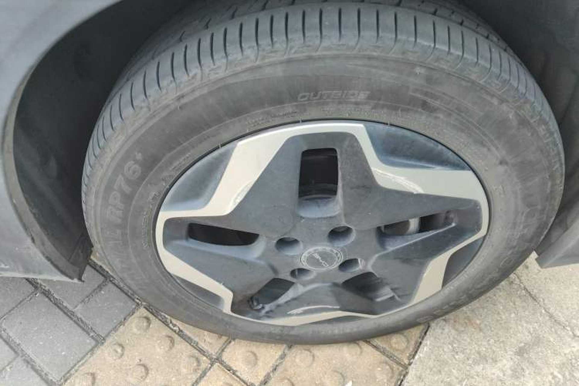 Used BYD Dolphin 2021 405 km Fashion Edition Right Front Wheel Hub