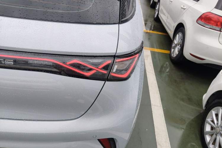 Used BYD Dolphin 2021 405 km Fashion Edition Right Rear Taillight