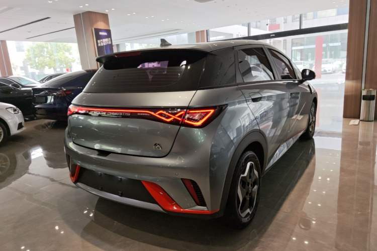 Used BYD Dolphin 2021 405 km Fashion Edition Right Rear Taillight