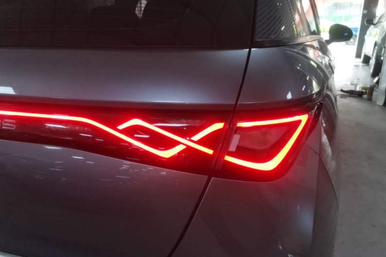 Used BYD Dolphin 2021 405 km Fashion Edition Right Rear Taillight