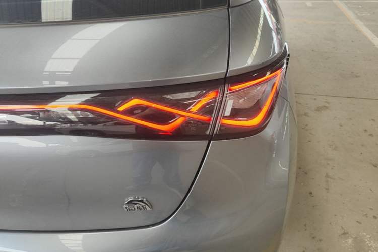 Used BYD Dolphin 2021 405 km Fashion Edition Right Rear Taillight