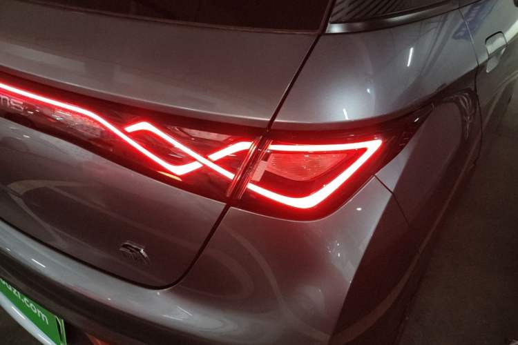 Used BYD Dolphin 2021 405 km Fashion Edition Right Rear Taillight