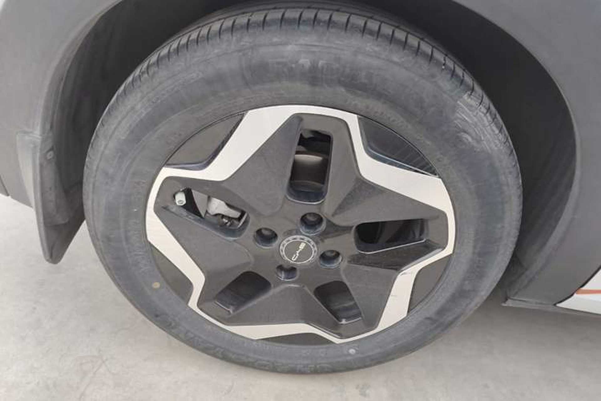 Used BYD Dolphin 2021 405 km Fashion Edition Right Rear Wheel Hub