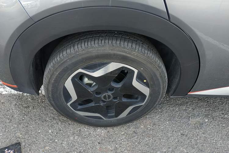 Used BYD Dolphin 2021 405 km Free Version Right Rear Wheel Hub