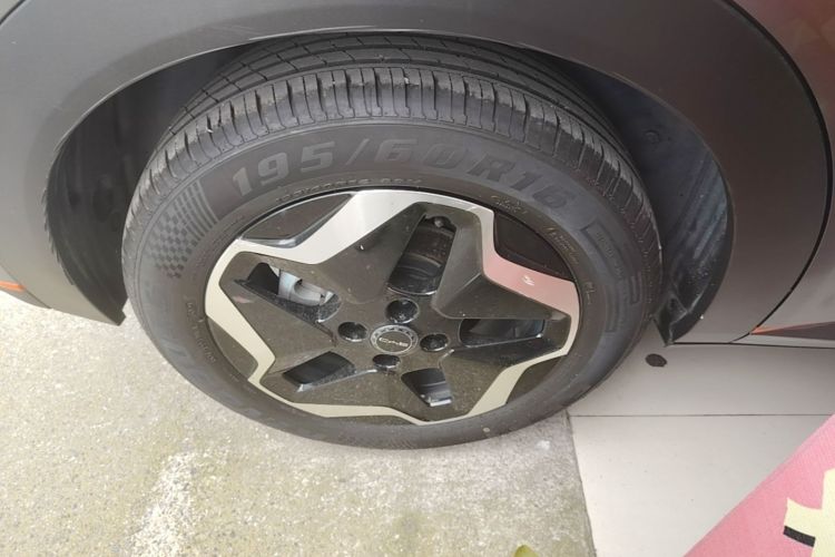 Used BYD Dolphin 2021 405 km Free Version Right Rear Wheel Hub