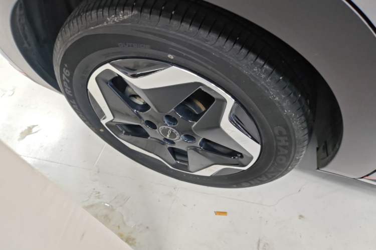 Used BYD Dolphin 2021 405 km Fashion Edition Right Rear Wheel Hub