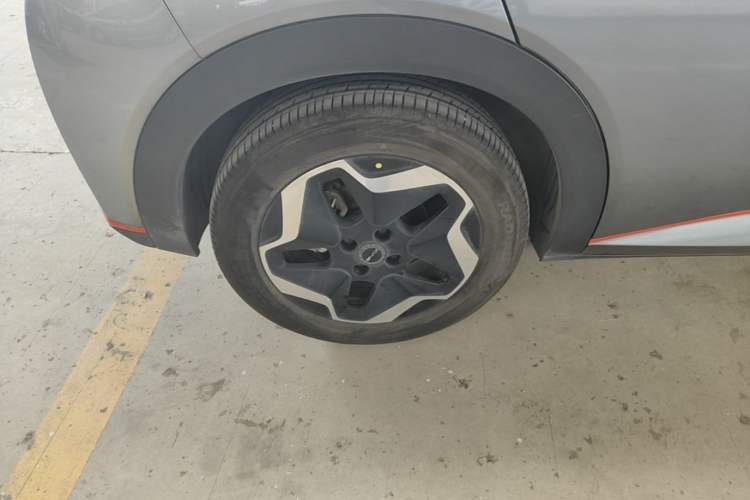 Used BYD Dolphin 2021 405 km Fashion Edition Right Rear Wheel Hub