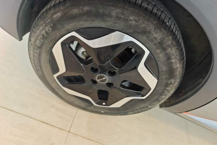 Used BYD Dolphin 2021 405 km Fashion Edition Right Rear Wheel Hub
