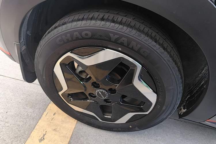 Used BYD Dolphin 2021 405 km Fashion Edition Right Rear Wheel Hub