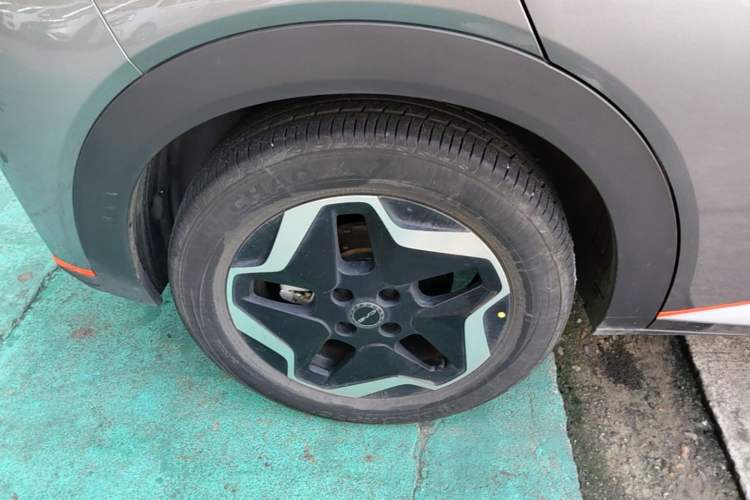 Used BYD Dolphin 2021 405 km Free Version Right Rear Wheel Hub