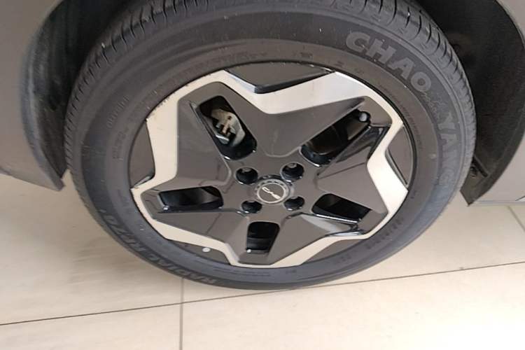 Used BYD Dolphin 2021 405 km Fashion Edition Right Rear Wheel Hub