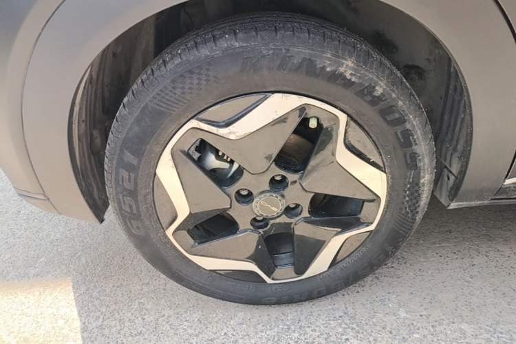 Used BYD Dolphin 2021 405 km Fashion Edition Right Rear Wheel Hub