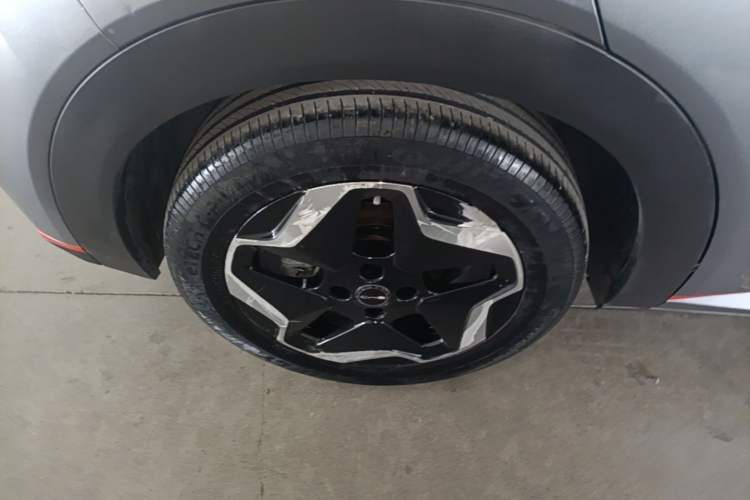 Used BYD Dolphin 2021 405 km Fashion Edition Right Rear Wheel Hub