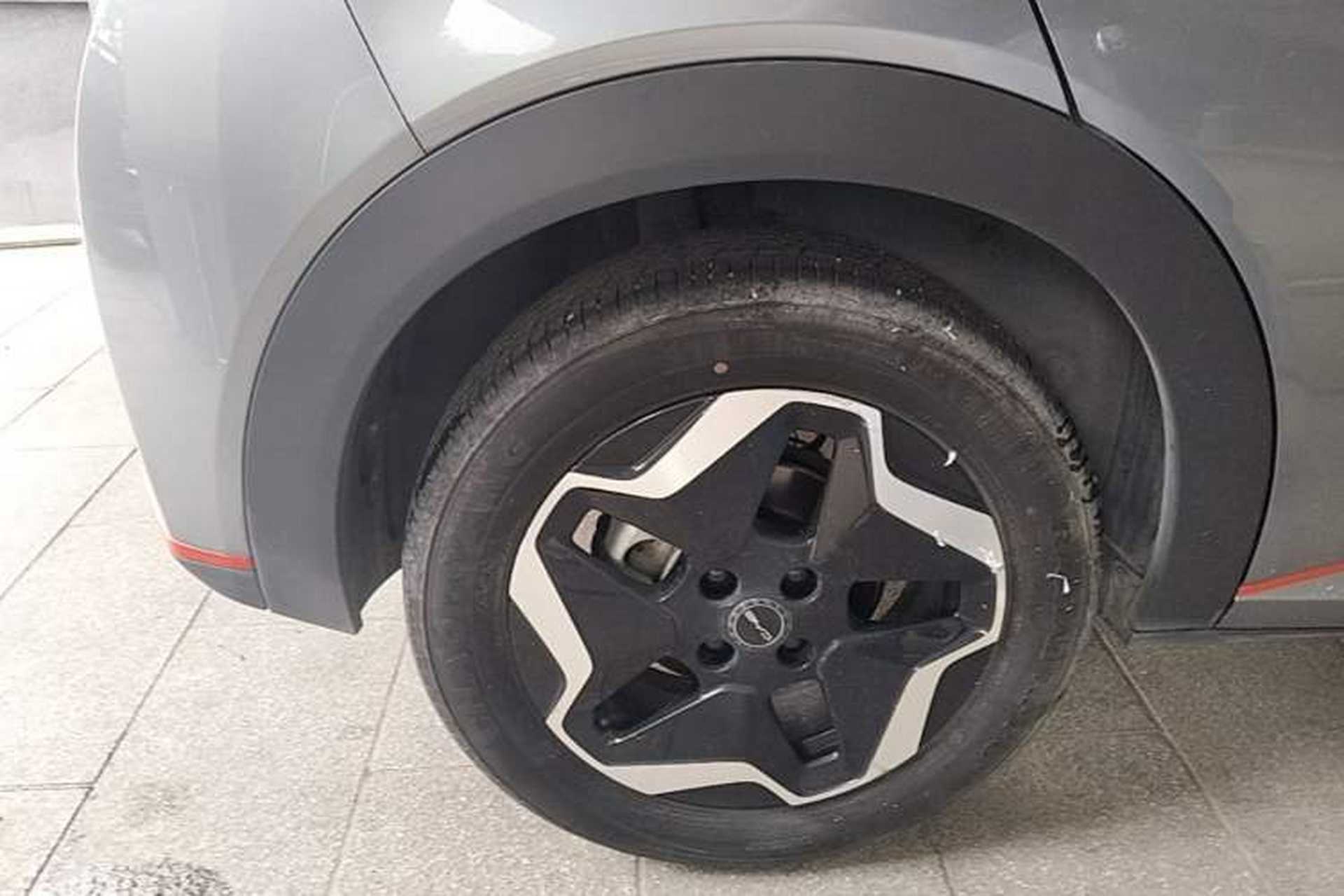 Used BYD Dolphin 2021 405 km Fashion Edition Right Rear Wheel Hub