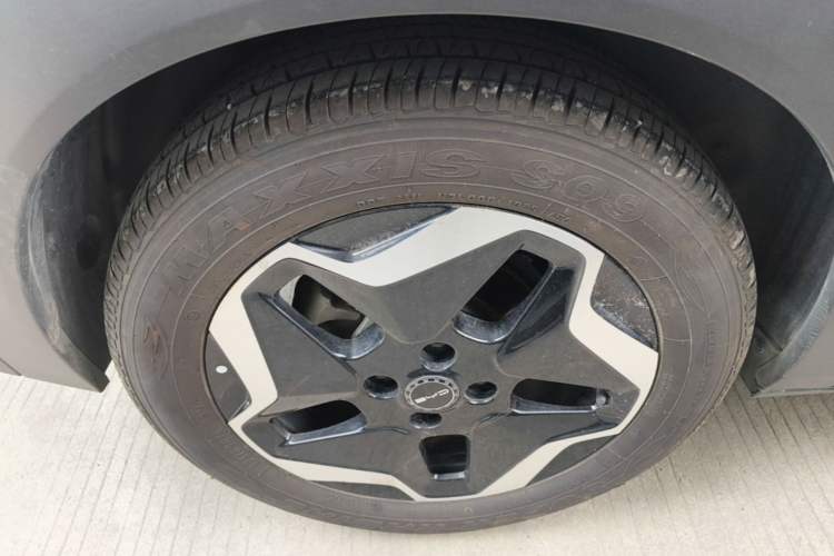 Used BYD Dolphin 2021 405 km Fashion Edition Right Rear Wheel Hub