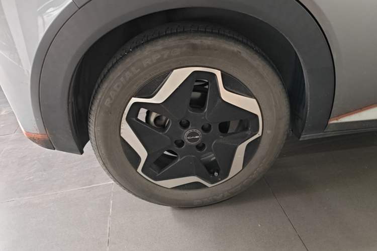Used BYD Dolphin 2021 405 km Fashion Edition Right Rear Wheel Hub