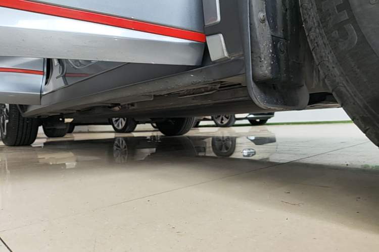 Used BYD Dolphin 2021 405 km Fashion Edition Right Side Sill