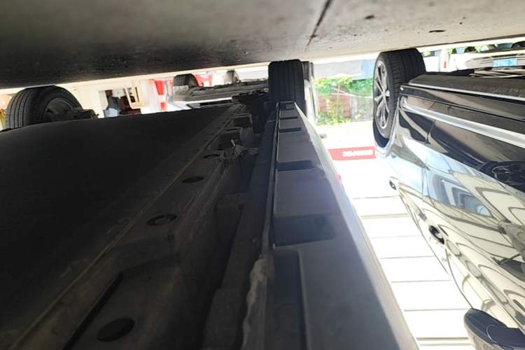 Used BYD Dolphin 2021 405 km Fashion Edition Right Side Sill