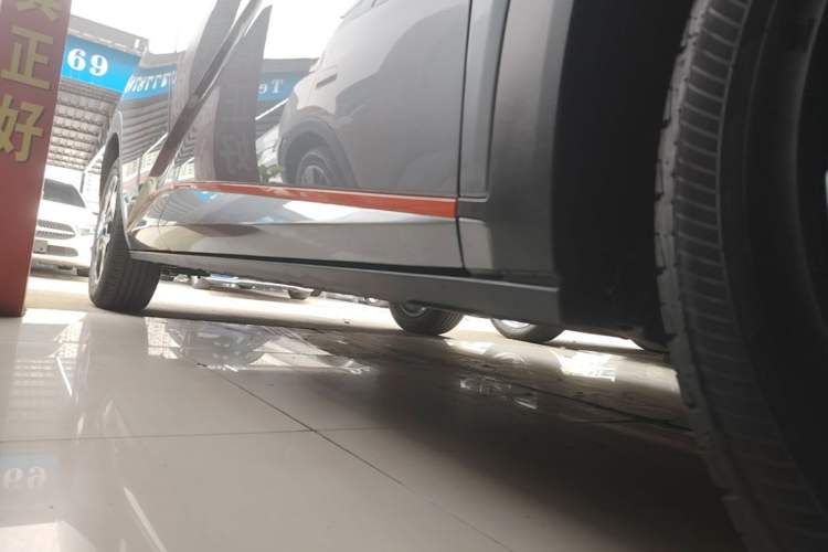 Used BYD Dolphin 2021 405 km Free Version Right Side Sill