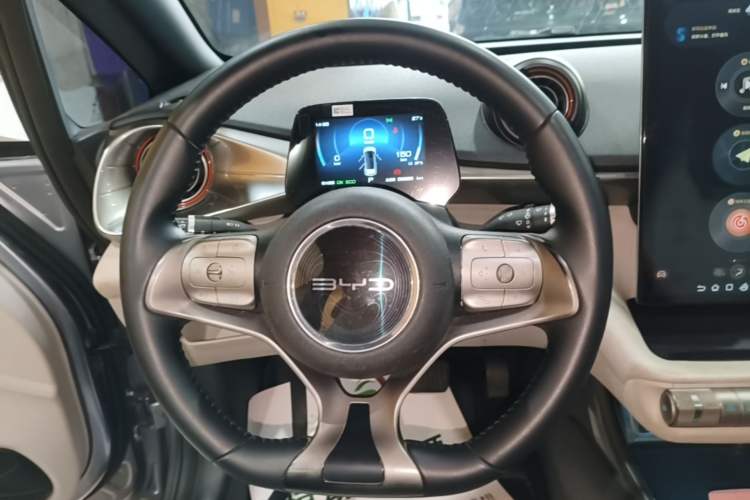 Used BYD Dolphin 2021 405 km Fashion Edition Steering Wheel