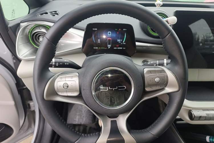 Used BYD Dolphin 2021 405 km Fashion Edition Steering Wheel