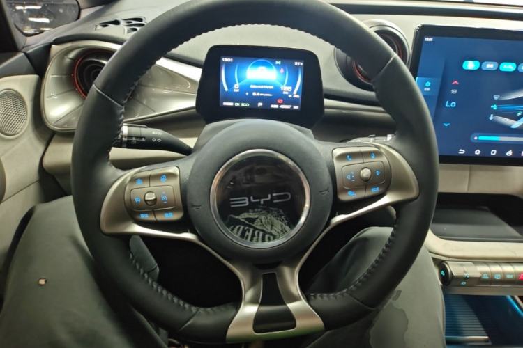 Used BYD Dolphin 2021 405 km Fashion Edition Steering Wheel