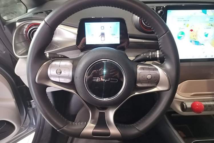 Used BYD Dolphin 2021 405 km Fashion Edition Steering Wheel