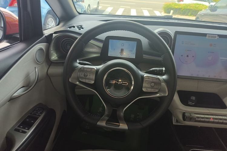 Used BYD Dolphin 2021 405 km Fashion Edition Steering Wheel