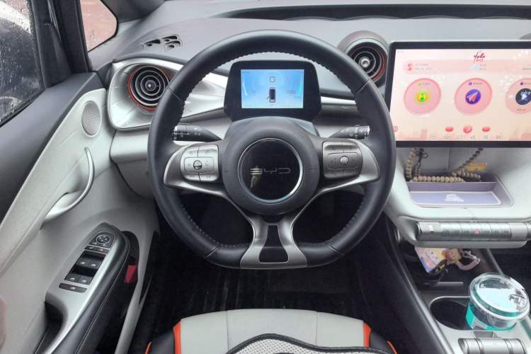 Used BYD Dolphin 2021 405 km Free Version Steering Wheel