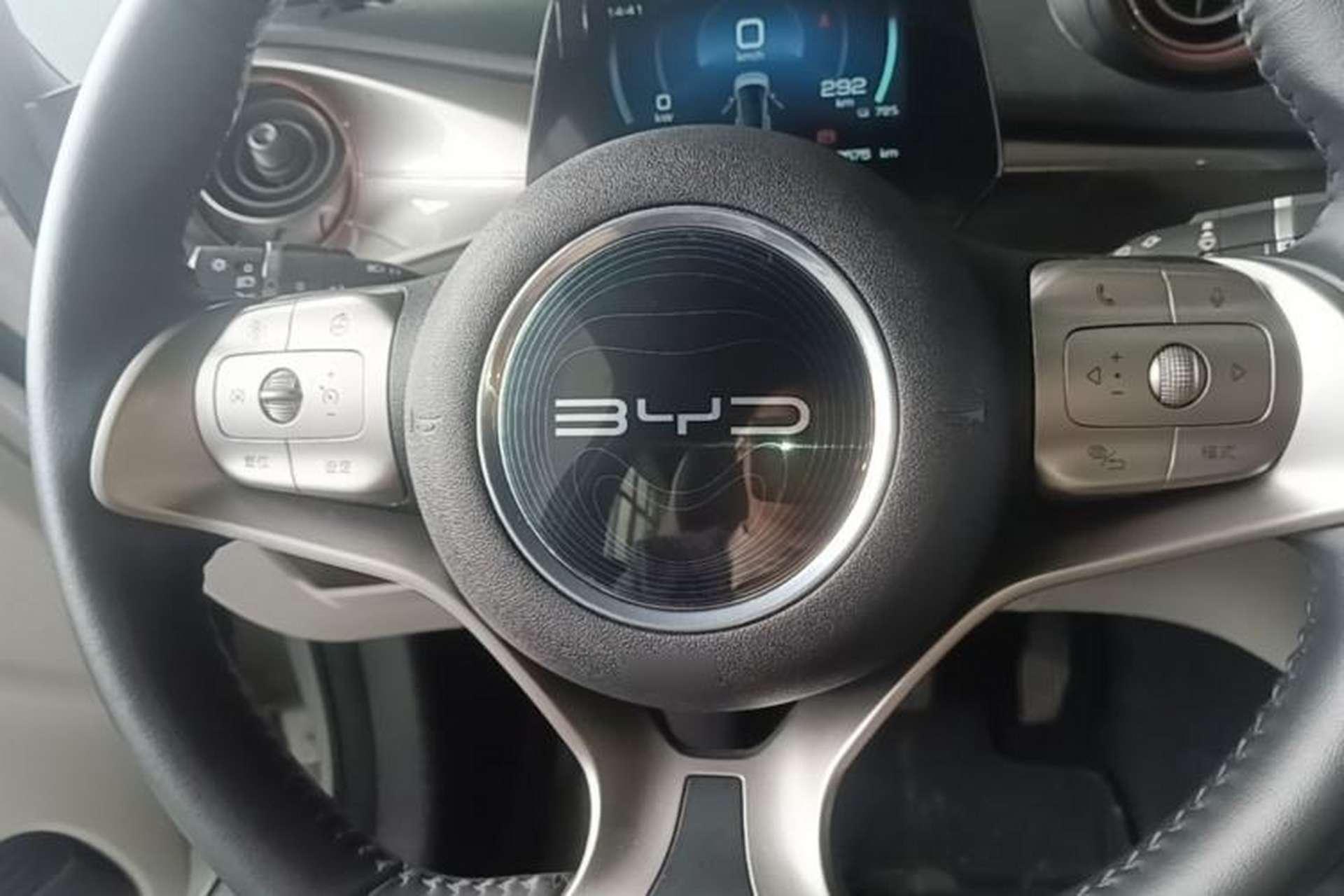 Used BYD Dolphin 2021 405 km Fashion Edition Steering Wheel