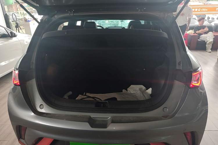 Used BYD Dolphin 2021 405 km Fashion Edition Trunk