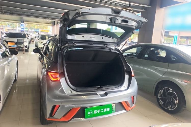 Used BYD Dolphin 2021 405 km Fashion Edition Trunk