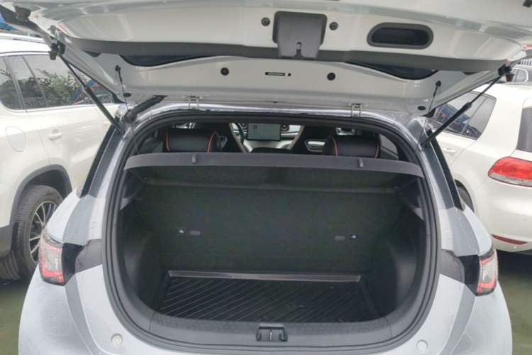 Used BYD Dolphin 2021 405 km Fashion Edition Trunk