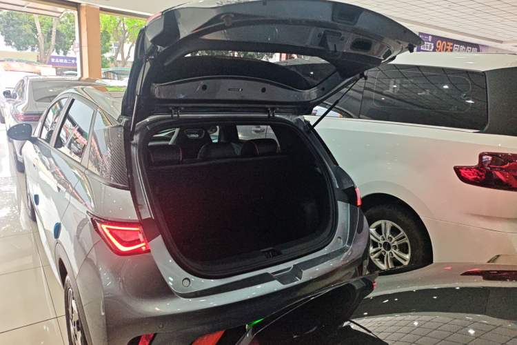 Used BYD Dolphin 2021 405 km Fashion Edition Trunk