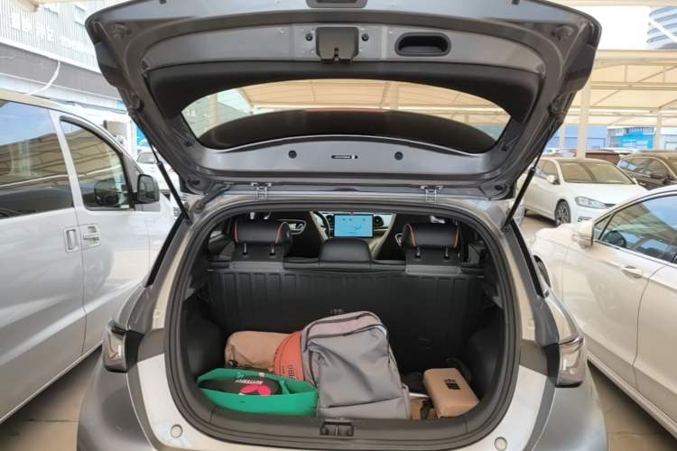 Used BYD Dolphin 2021 405 km Fashion Edition Trunk