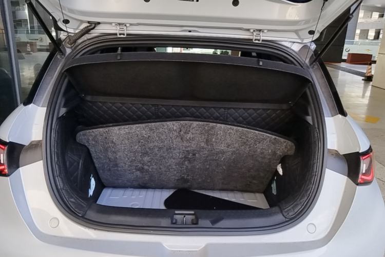 Used BYD Dolphin 2021 405 km Fashion Edition Trunk