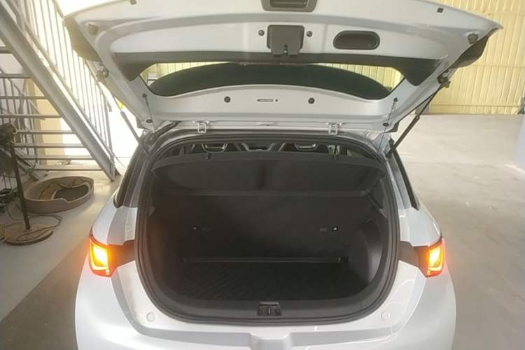 Used BYD Dolphin 2021 405 km Free Version Trunk